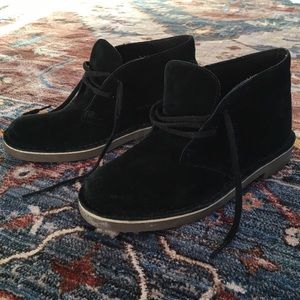 Clark’s Desert Boot black suede